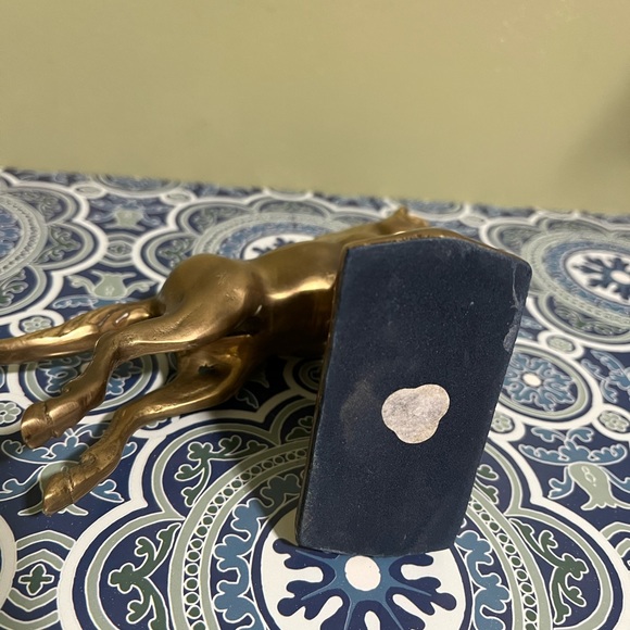 Vintage Brass Horse Jumping Stone Wall - Picture 4 of 13